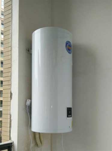陽臺壁掛式太陽能熱水系統水箱