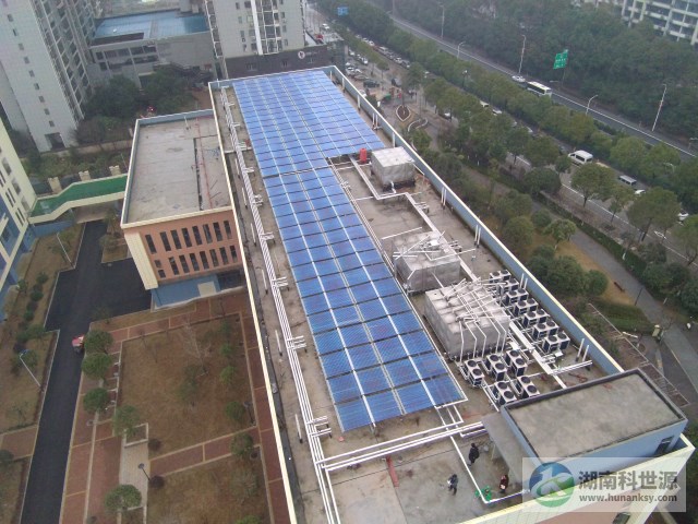 學(xué)校屋頂太陽能熱水工程