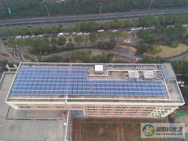 學(xué)校屋頂太陽能熱水工程